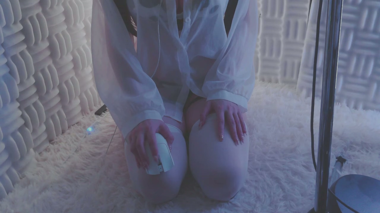 【実写LIVE】牛さんメイド_乳搾りする？？耳舐めASMR♡.mp4_20250904_220846.423.jpg akari 牛娘女仆要挤奶吗 510MB  第1张