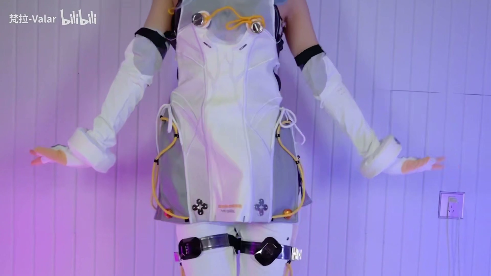 【梵拉ASMR】绝区零 席德cos剧场助眠_沉浸式维修重伤损坏的你轻语触发_灯光触发_对你进行各种.mp4_20251210_205021.943.jpg [在线+网盘]B站梵拉-Valar 充电福利 7V 6.9GB  第3张