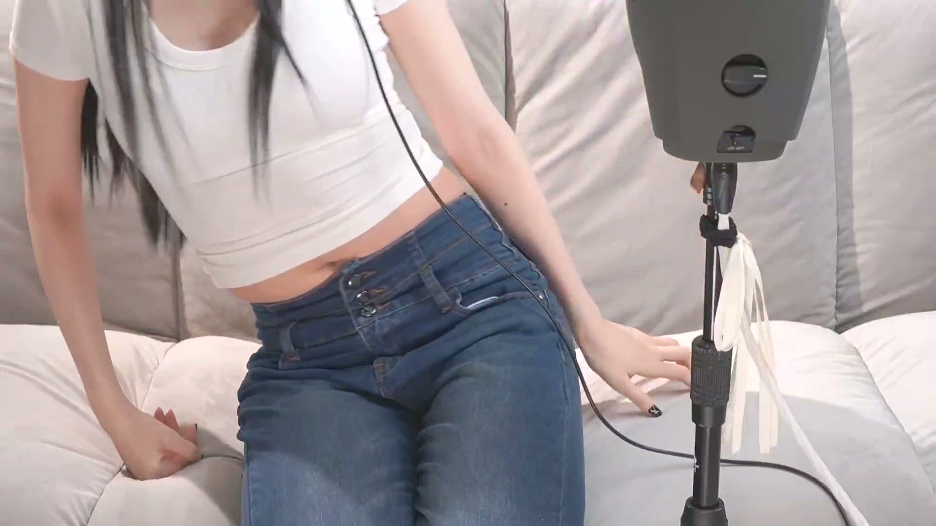 実写配信?Tシャツスキニーの夏！.mp4_20260817_221549.550.jpg 无限大ASMR T恤×紧身牛仔裤的夏天！2.5GB  第1张